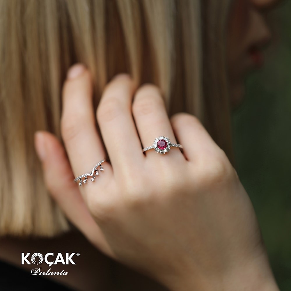 1.47 Karat Yakut Pırlanta Yüzük Seti