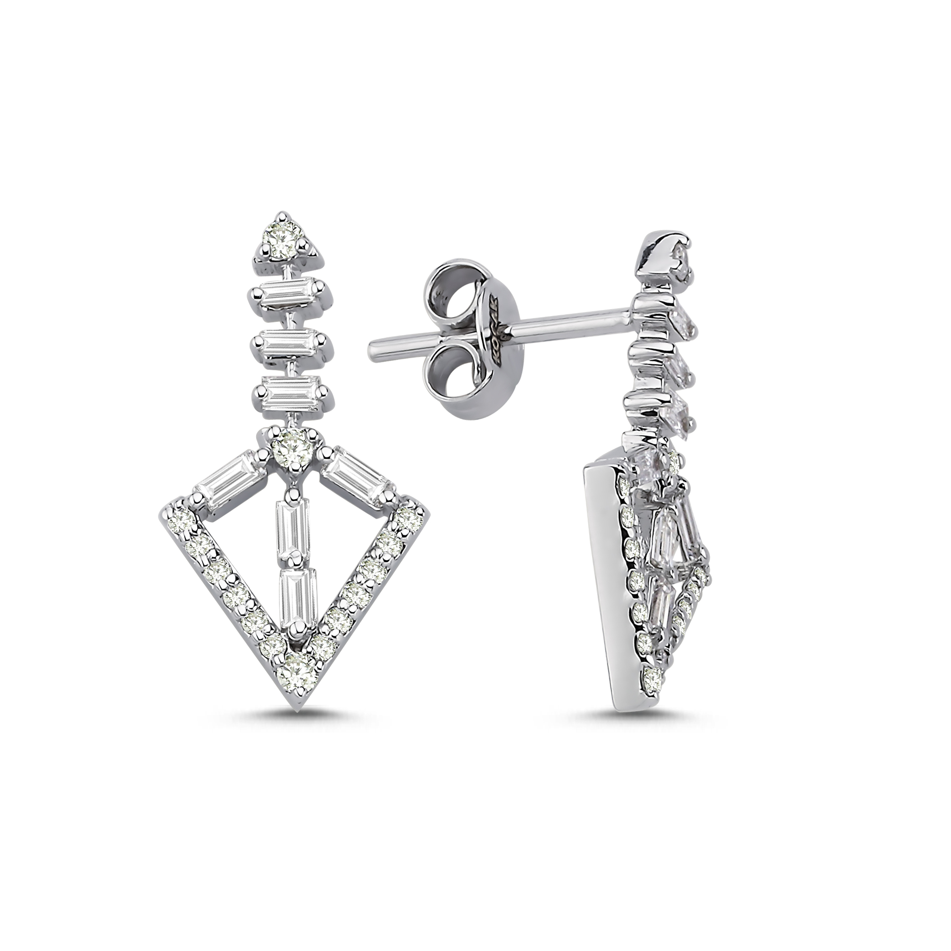 0.54 Karat Arrow of Eros Baget Pırlanta Küpe